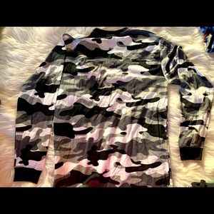 NWOT- Black/Grey/White Camo Tshirt- Large